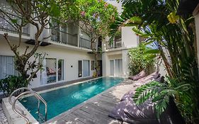 Hola Seminyak